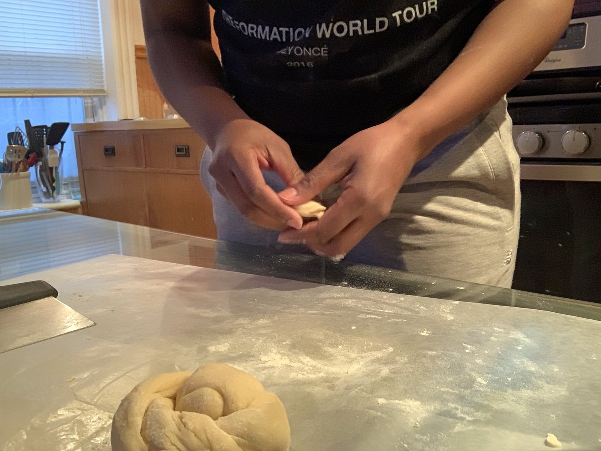 EatWithNia's tweet photo. I twisted the milk bread rolls into knots and let it proof for another hour.
#BreadBae https://t.co/o3INFr403l