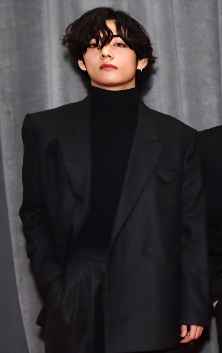 picture Taehyung Grammys Look 200126 grammy taehyung in all black