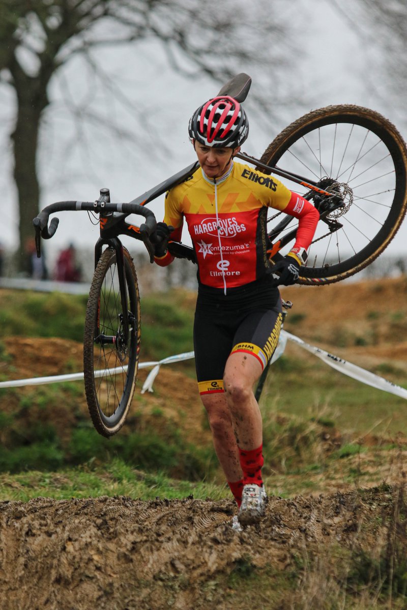 Changed things this weekend and headed to the last Rd of the <a href="/ParentiniU/">ParentiniUK</a> <a href="/WessexCX/">WessexCycloCross</a> in Southampton... Loved it!!!! 
.
#laughs #mud #cyclocross #cyclingphoto 🚴‍♀️🤲 
📸 (Link to women's race photos, rest with be up tomorrow)  flickr.com/photos/bookerp…