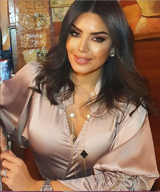 انظمت النجمة الجزائرية امل بوشوشة الى مسرح كاركلا اللبناني العالمي لتجسيد دور بثينة مع النجم السوري سامر اسماعيل في مسرحية بثينة جميل بالتوفيق لها
<a href="/amelbouchoucha/">Amel Bouchoucha | امل بوشوشة</a>