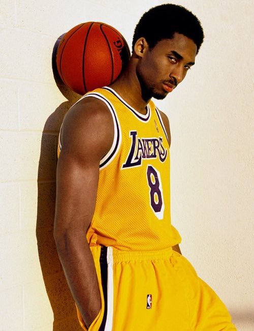 mefeater's tweet image. RIP to the LEGEND, Kobe Bryant 💛