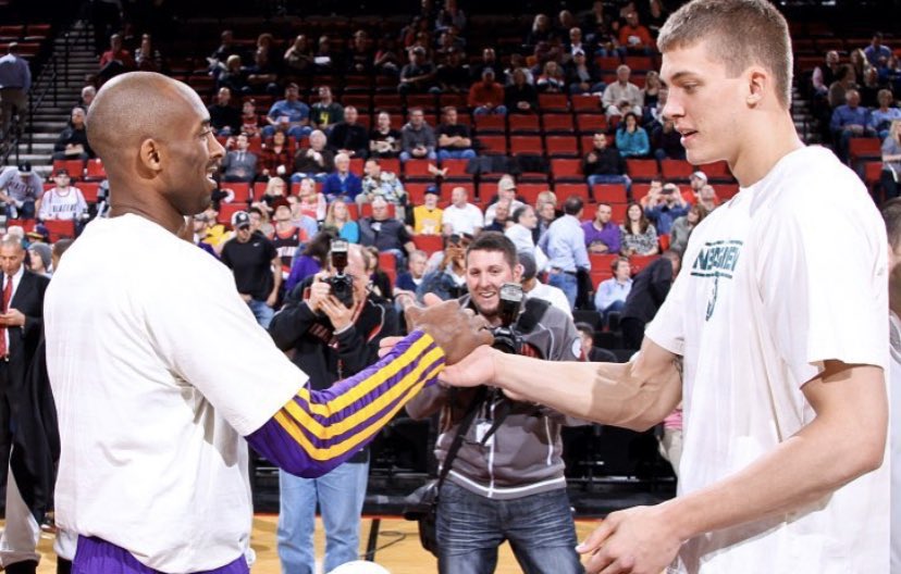 MeyersLeonard's tweet photo. I had the honor to shake Kobe’s hand before my first ever NBA game. The man was a legend and that is a moment I will never forget. Prayers to his family and friends. Life is fragile. 🙏🏼 https://t.co/yl1UgyrWZc