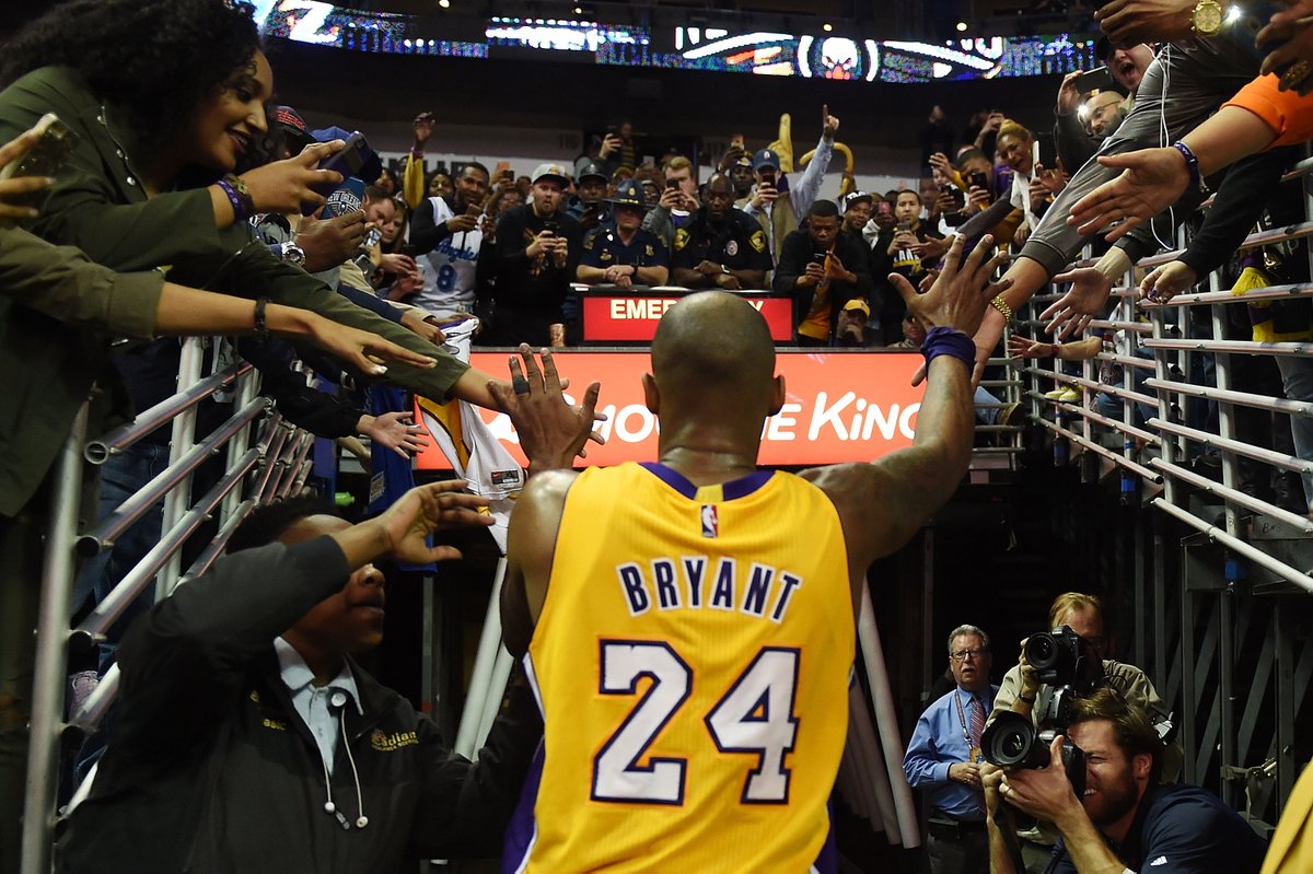 Un ganador nato. Su talento y perseverancia trascendieron la disciplina y se convirtió en ejemplo para cualquiera que ama el deporte. 

Un nombre que quedará por siempre en lo más alto de la historia. Hasta siempre, LEYENDA. 🥺🏀✨