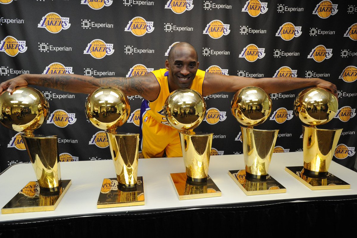 GabrielSamways's tweet photo. Responsável por eu amar basquete, por eu ser um Laker, que notícia difícil de acreditar e aceitar.
Obrigado por tudo, pelos ensinamentos que passou com sua Mamba mentality, por seu o meu maior ídolo dentro do esporte! Kobe Bryant, The Black Mamba 🐍❤🙏 R.I.P. 24/8 @kobebryant https://t.co/X2cWzsUi7z