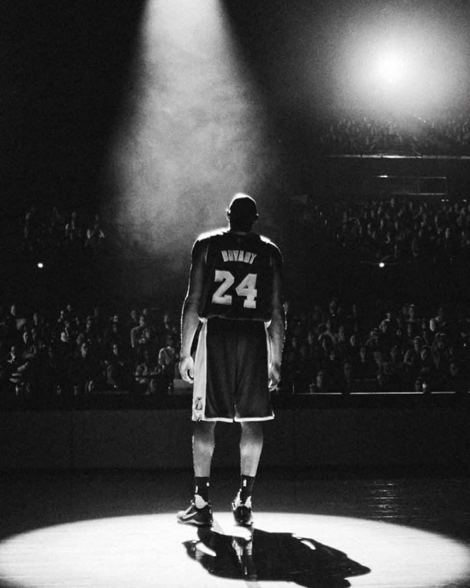ymcastreetball's tweet photo. No! 😢💔
#RipKobe https://t.co/6Qu9WGEHMP