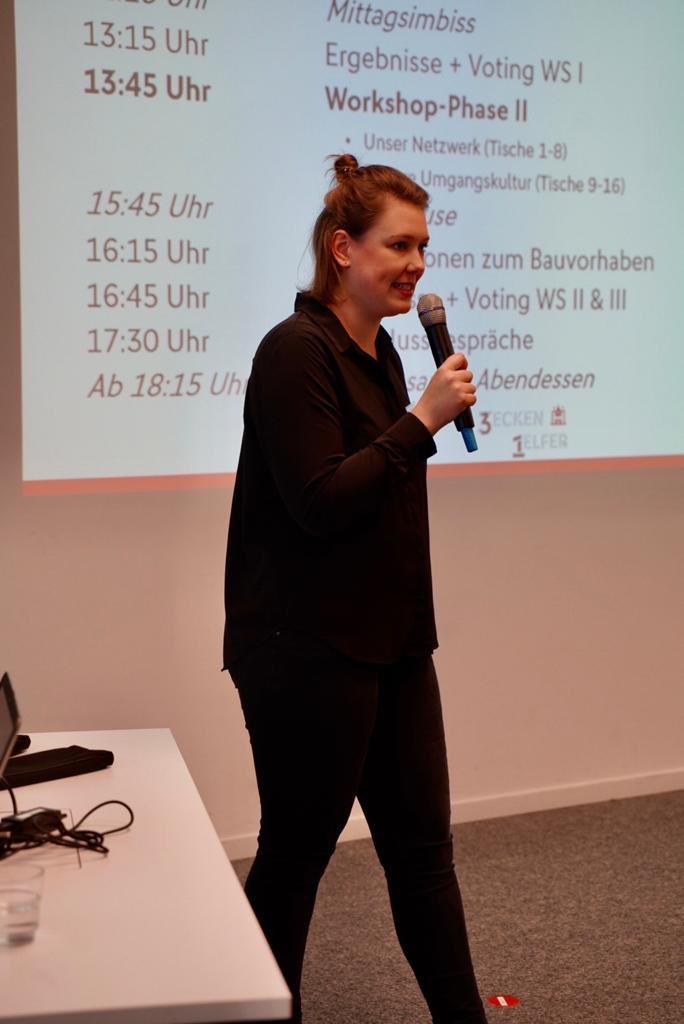 JudithRoennau's tweet photo. We did it 💪🏼
Nach fast einem Jahr Planung wars gestern endlich soweit: der erste große Kongress des @HamburgerFV😃
Über 100 Leute haben über eine gemeinsame Zukunft diskutiert - es hat viel Spaß gemacht.

#3Ecken1Elfer #HFVKongress #Kongress #gemeinsamindieZukunft https://t.co/8R0pqninVY