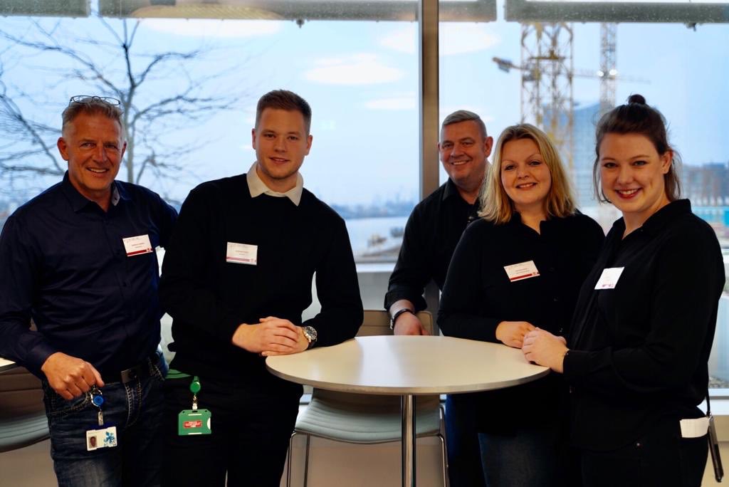 JudithRoennau's tweet photo. We did it 💪🏼
Nach fast einem Jahr Planung wars gestern endlich soweit: der erste große Kongress des @HamburgerFV😃
Über 100 Leute haben über eine gemeinsame Zukunft diskutiert - es hat viel Spaß gemacht.

#3Ecken1Elfer #HFVKongress #Kongress #gemeinsamindieZukunft https://t.co/8R0pqninVY