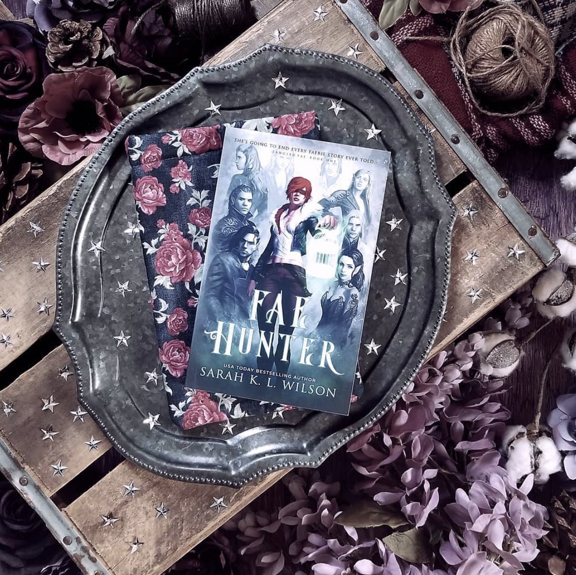 mtmctours's tweet photo. @PaperFury @sarah_kl_wilson @the_ladysparks @MeliRobles @FlorisRobles @_ve_xo_ [day 7] isn't this stunning?!? head over to @/my_heart_is_booked on #bookstagram for an INTL giveaway of #FaeHunter by @sarah_kl_wilson!! Dani's review is GLOWING https://t.co/EN72wV2ZI5 💛🎉⚔️ https://t.co/gpfJJEZXCv
