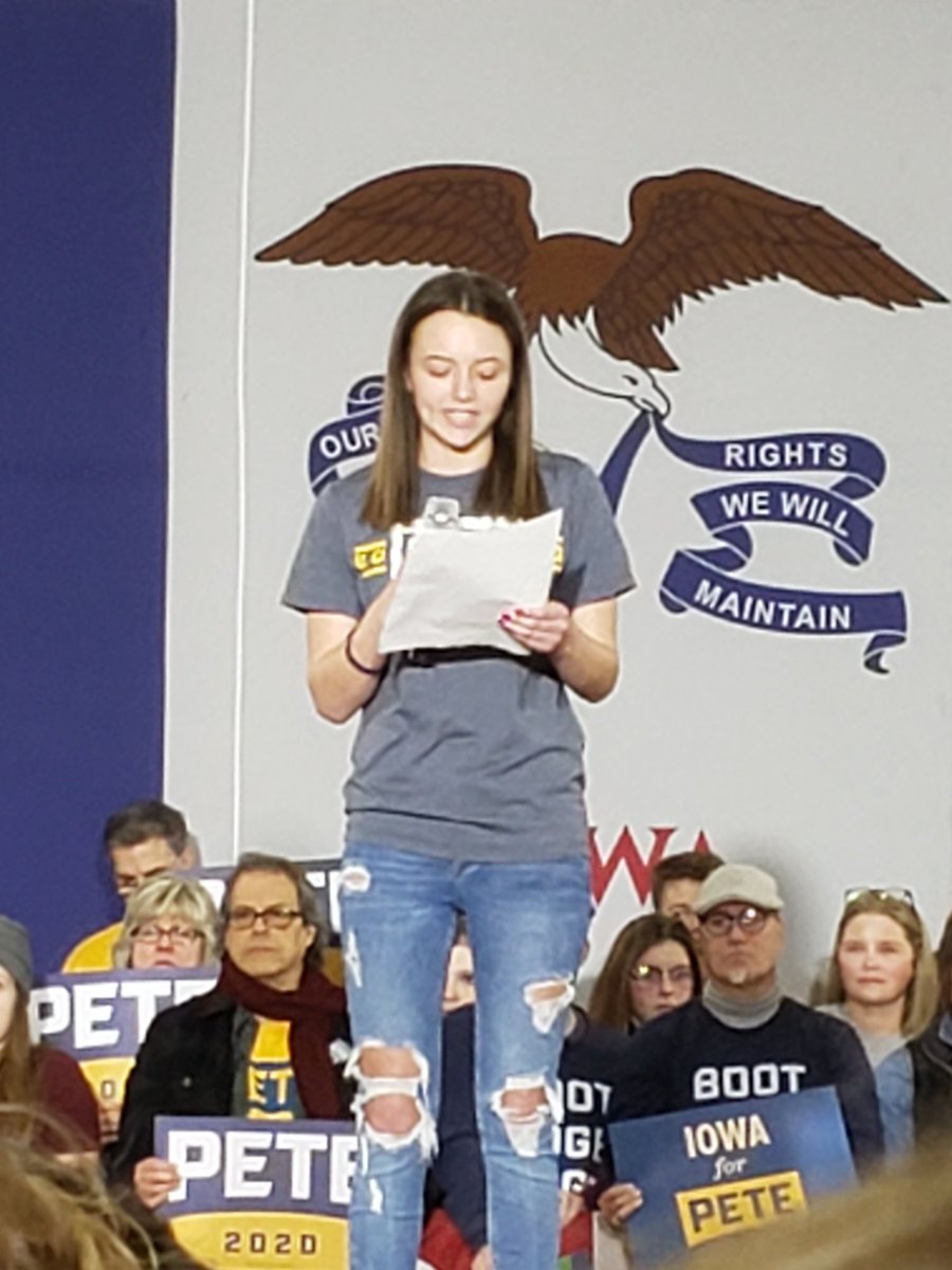 stevestahly's tweet photo. Jordan was incredibly poised speaking in front of 1,200 people, multiple cameras and her Presidential candidate. #prouddad #IowaCaucus https://t.co/HTgmagwXPi