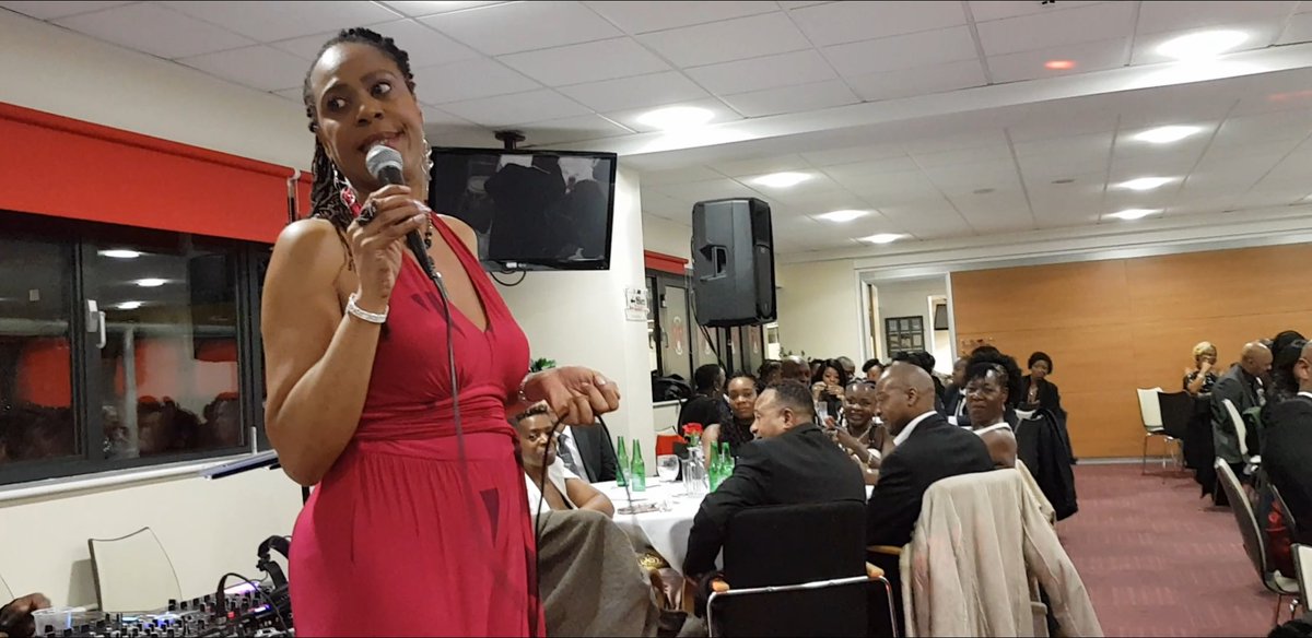 LadyPauletteUK's tweet photo. 😅😅😅 So loving my return to #standupcomedy They don't look too engaged here... but I had em whooping & banging the tables by the end of my set!!!
Loved being on the bill @RudiLickwood 🙏🏾🙏🏾🙏🏾
#nevertoolate #nevertooold #myvisionishigh
Next show on Tuesday! #TNTComedy https://t.co/rDzDAkHSmI
