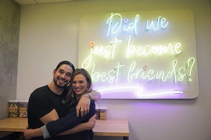 Hannah Brown - Bachelorette 15 - FAN Forum - Discussion - Page 28 EPPFaDBXUAErt2-