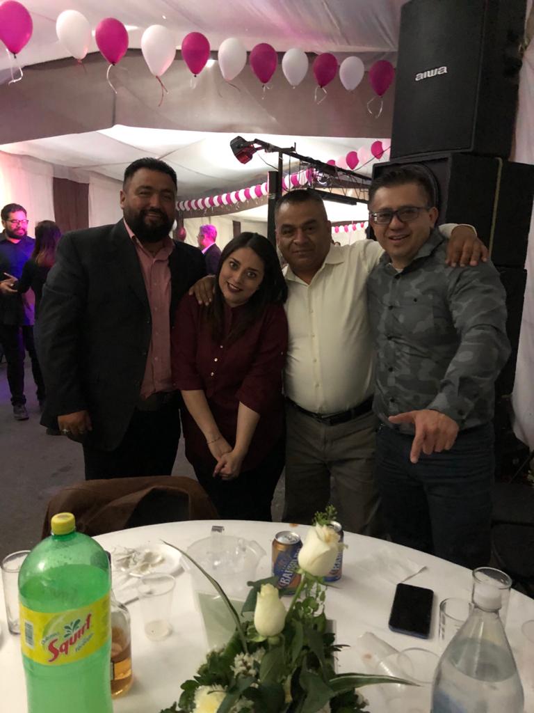 RAULLLUNA's tweet photo. Regresar con los amigos es genial. https://t.co/F6gd8Z5LBw