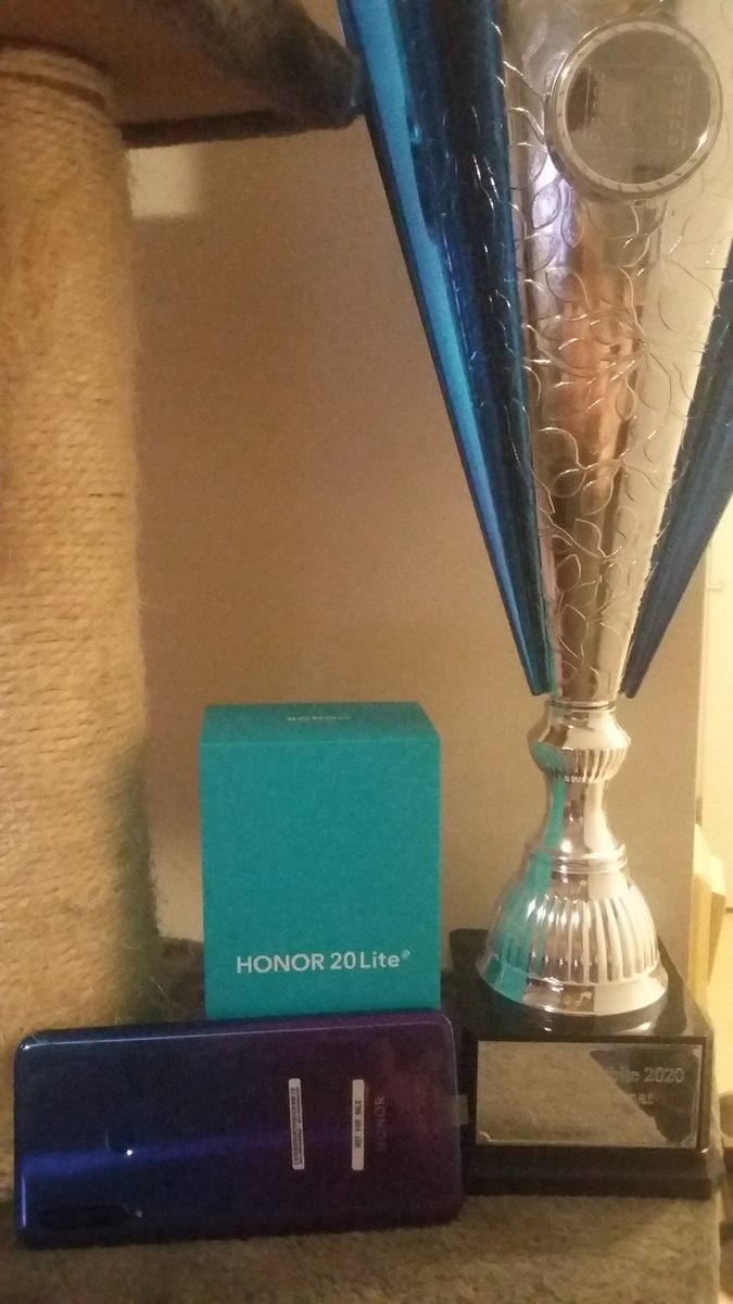 MKtsudo's tweet image. Kiitos @Kira_Yukira &amp;amp; @cloudy1berry tästä projektista. Take on Me oli pitkään omalla kohdallanikin vain ajan kysymys, ja hyvä video siitä saatiin #desuconfrostbite'en puristettua :3

Palkinnot kotiutuivat, ja #honor20 puhelin kuulemma saa parhaan kodin juuri tästä osoitteesta :,)