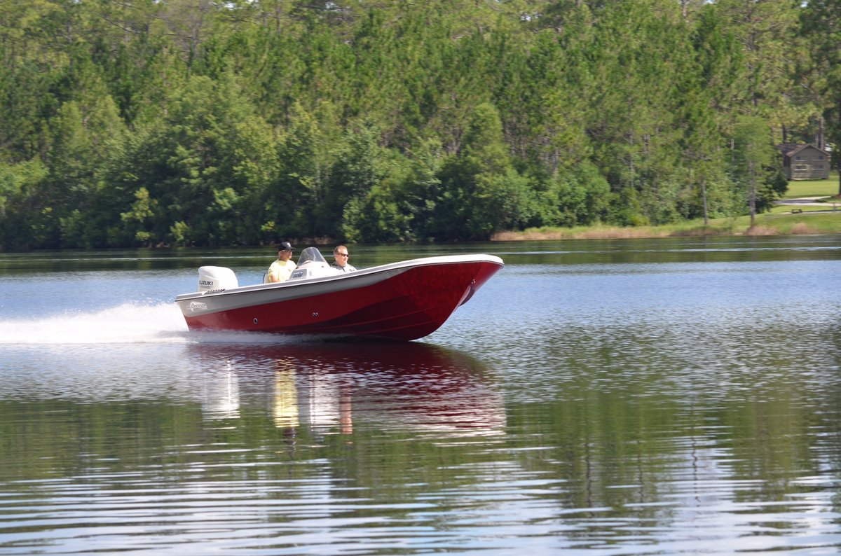 carolina_skiff's tweet photo. The innovative hull design of the Aggressor Boats 192 Side Console means you’ll get to plane quickly with very little bow rise.
.
.
.
#aggressorboats #sideconsole https://t.co/dAiUCADETp