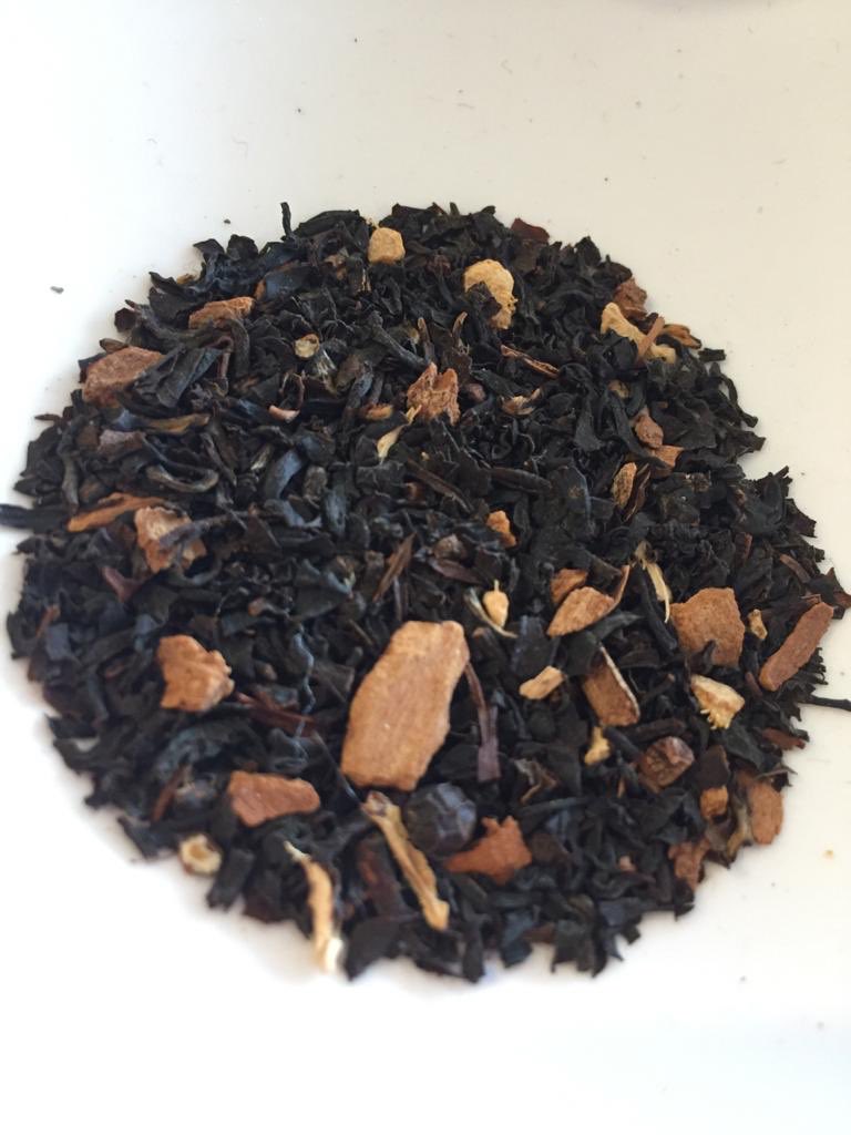 BSTeaRoom1's tweet photo. Beneficios del Té negro (Black Chai)Té negro con cardamomo, jengibre, pimienta, canela y clavo 
🌱Estimulante
🌱Control del colesterol
🌱Alivia problemas estomacales 
🌱Anti coagulante
🌱Diurético 
🌱Antioxidante
🌱Anti cancerígeno 
🌱Mejora la digestión 
#bstearoom #refugiaté https://t.co/idbtQOwV51