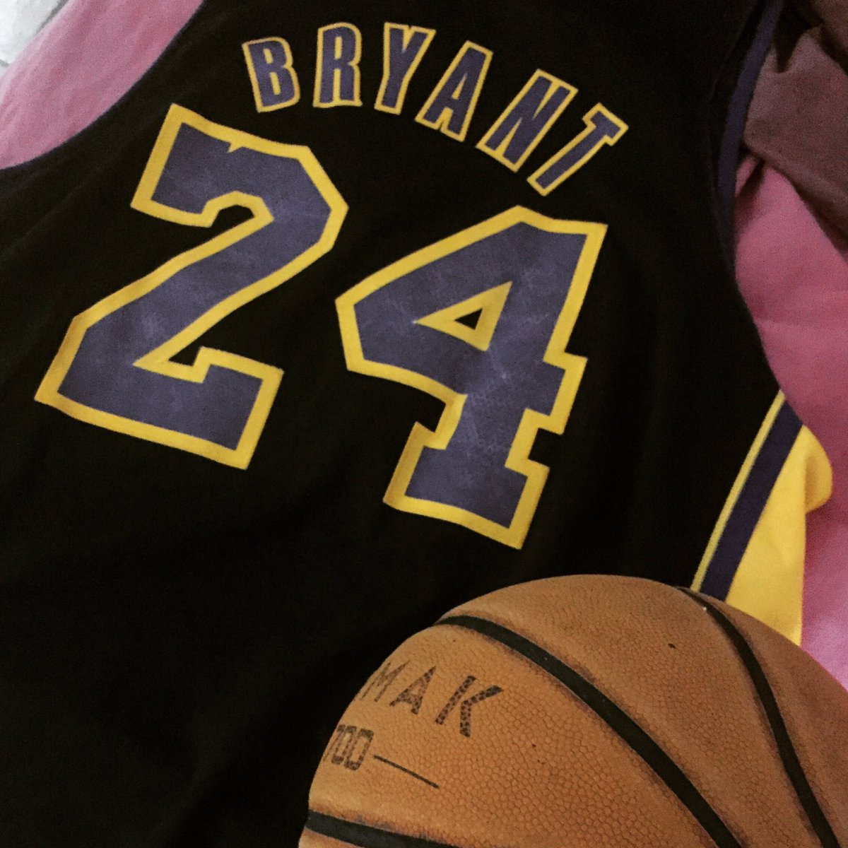 kinator's tweet photo. Merci Kobe https://t.co/0Bar0TFL8G