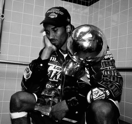makeupbyleyla's tweet photo. how is this real life? RIP Kobe https://t.co/wHQldVPhGW
