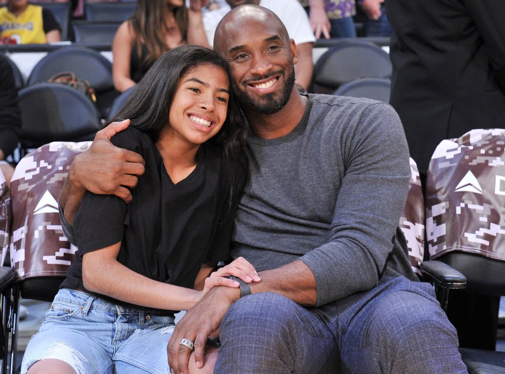 JustCuriousPoe's tweet photo. Sending Love &amp; Light to #VanessaBryant ... #RIP @kobebryant  &amp; #RIPN #GiGiBryant 💔 
📸 #ALLENBEREZOVSKY #GETTY https://t.co/hlZfWcb3Zq