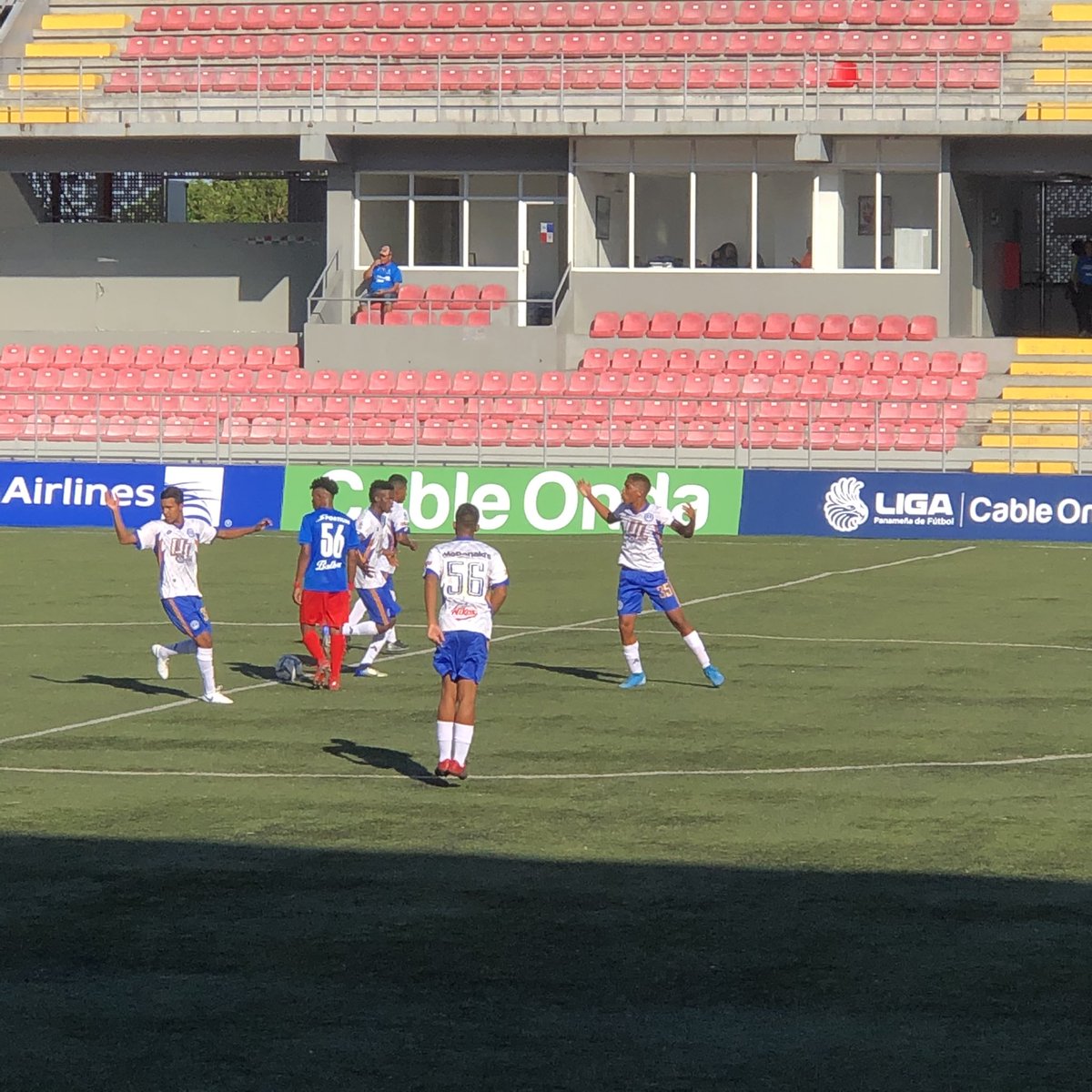 Diario_Pro's tweet photo. ¡GOOOL de la @UDUniversitario ! Para el descuento. 1-2 ante @cdplazaamador
#ReservasLPF https://t.co/gYpByxfYZd