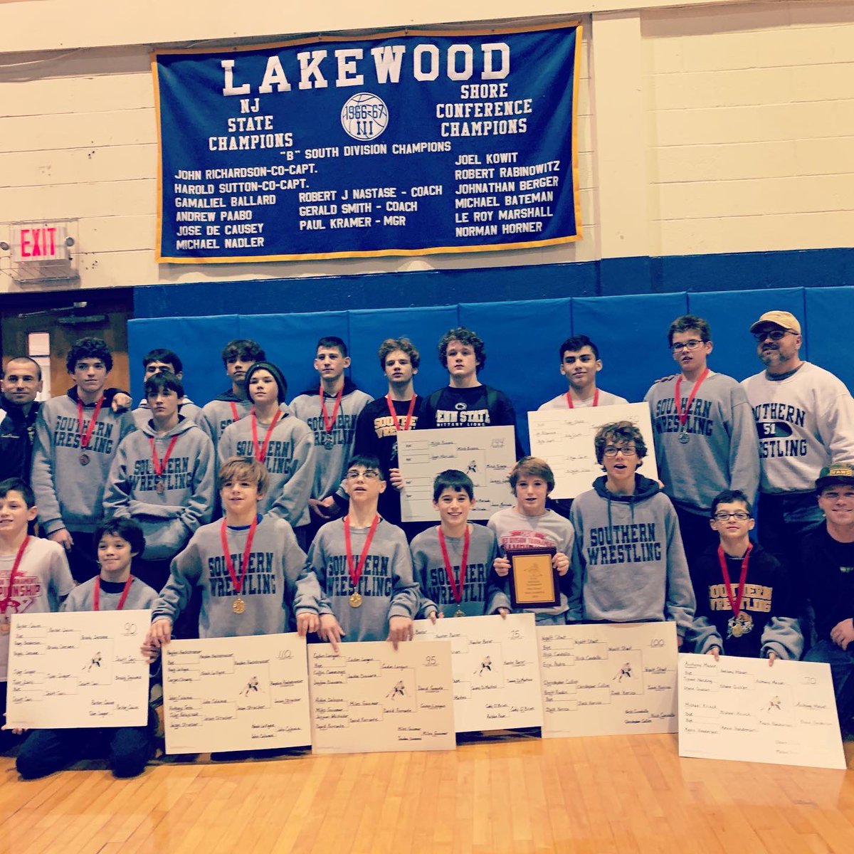 Jerzie4liphe's tweet photo. Southern Regional Middle School won Red Division Championship tournament!! 8 - 1st place champs SRMS 2020 !! Good job boys !! https://t.co/ysbFsDpXKk
