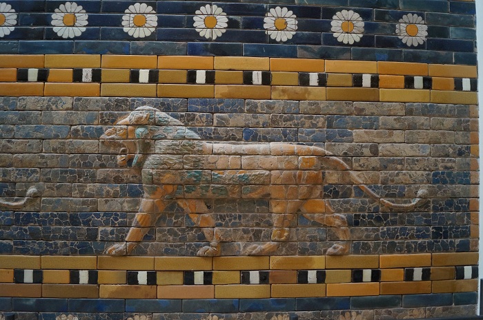 LE_Mythologie's tweet photo. Our favorite Lions are the Lions from the Ishtar-Gate. They symbolize the babylonian goddess of love and war. In almost all cultures Lions are symbols of power and reign, but also associated with luck and the power of Good. #aMythForSunday #mythology #myths #folklore https://t.co/bBrjZKEeAb