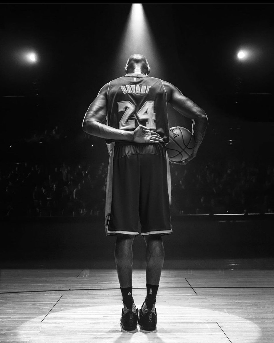 Desioeyes's tweet photo. “It can take years to mold a dream. It takes only a fraction of a second for it to be shattered” #Kobe https://t.co/yoeYVgD9vN