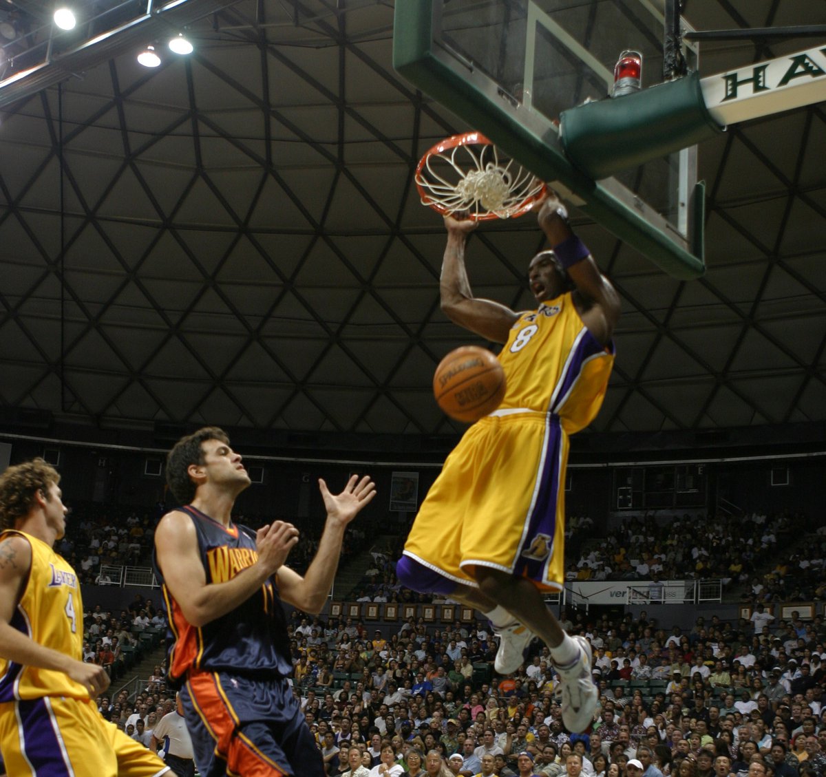 Kobe Bryant dunking a basketball in 2005