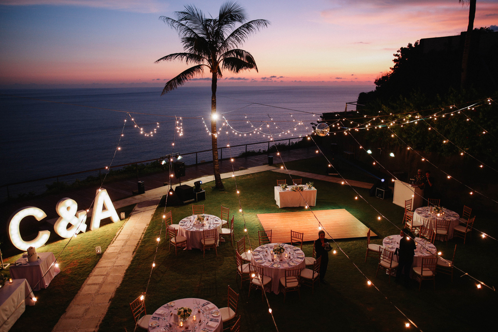 botanicawedding's tweet photo. Uluwatu Sunsets π€©
#balisunsets π
.
.
.
(πΈ@axioo.bali)
#baliweddinginspo #destinationwedding #destinationweddingplanner #balibeachwedding #uluwatu#uluwatuwedding #theedgebali #botanicaweddings #botanicabride #truelove #ido #justmarried https://t.co/Q4Y4qQjdFO