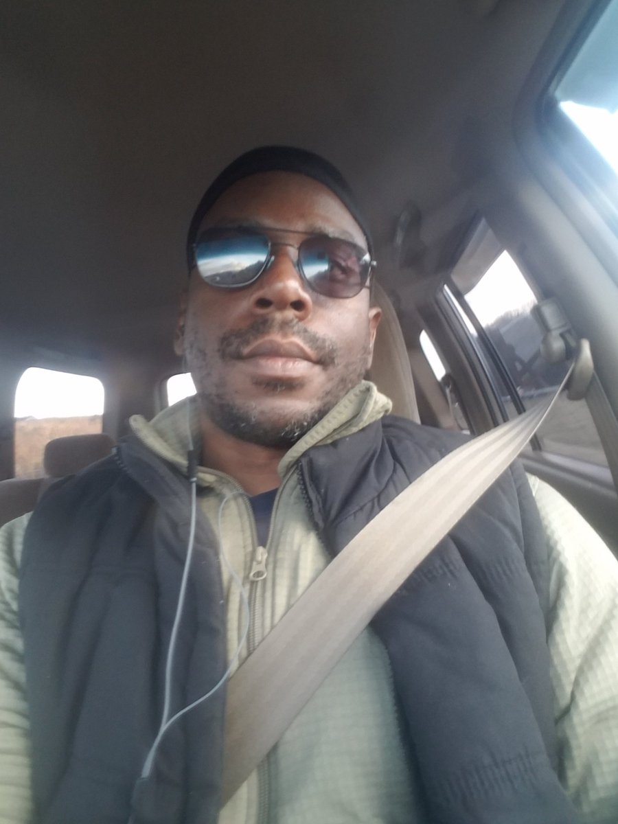 Trekkw2ks's tweet photo. Making my way north.  Still crazy that this is some I do now. Year 2 at #BlocktechConnect. Thanks @jojomah  n @unitralis 

#hiimtrekk #storyteller2020 https://t.co/VAVr86S0AB