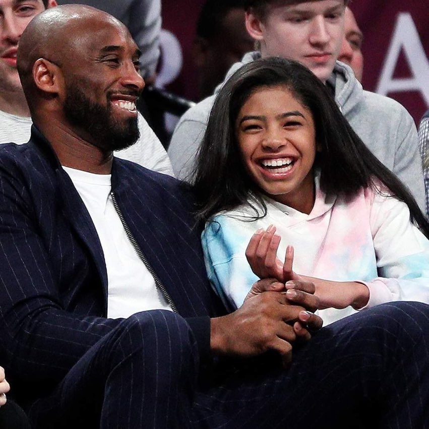 Cac1keoficialCl's tweet photo. Sin duda la noticia más triste que nos acompañará todo este 2020 , el jugador de básquetbol @kobebryant ha fallecido junto a su hija de 13 años y 3 personas más , en un trágico accidente de helicóptero 😔🙏 Q.E.P.D  #RipKobe https://t.co/xsA0WukXfj