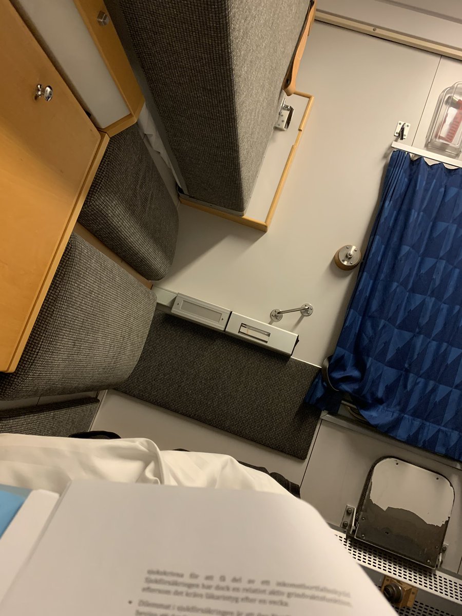 Nattåg på väg till huvudstaden &amp; möte med #Jämlikhetskommissionen. Slutspurt inför vårens slutbetänkande. Vi släpper kontinuerligt underlagsrapporter som belyser olika aspekter på orsaker till ökad inkomstojämlikhet i Sverige.  Kan laddas ner här: lnkd.in/ep6wgdq