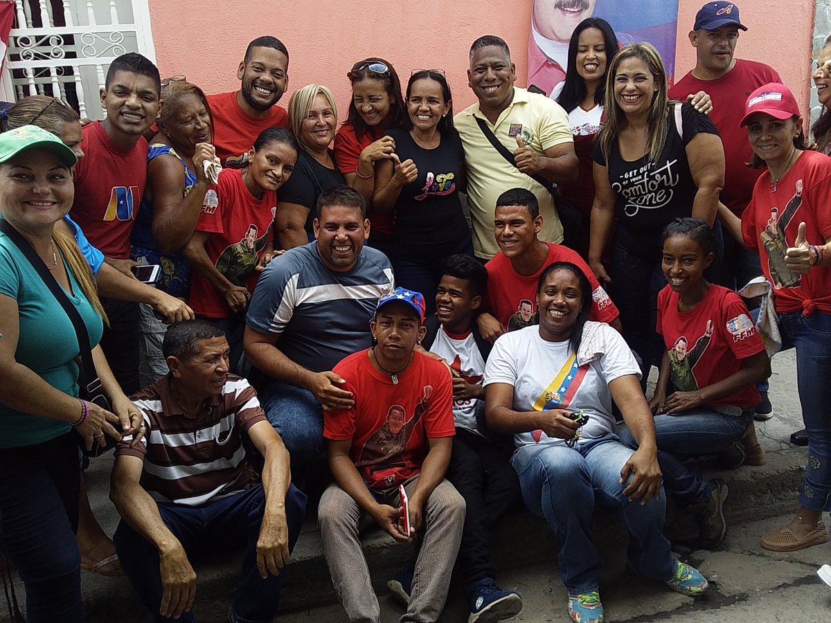 PSUVParroq_SG's tweet photo. #26Ebe Gracias al Trabajo de Nuestra Alcaldesa @johanita_kenpo nuestra Juventud se siente identificada con nustro @PartidoPSUV hoy se suman a la #Carnetizacion en SOROCAIMA 2 Mcpio #Mariño #MaximaProtecciónAlPueblo @RMarcoTorres @dcabellor @taniapsuv @PsuvAraguaOfic https://t.co/tAL42FJUJa
