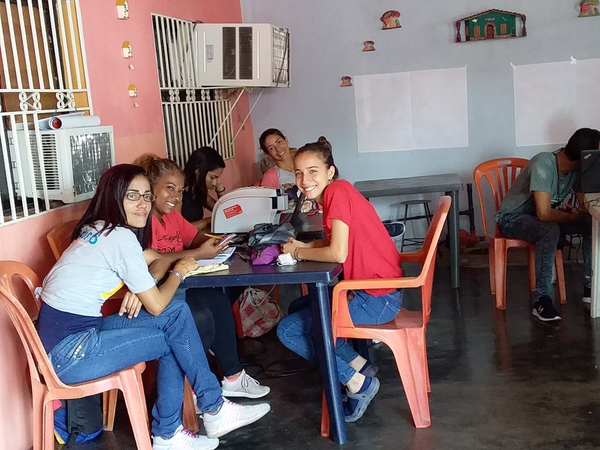 PSUVParroq_SG's tweet photo. #26Ebe Gracias al Trabajo de Nuestra Alcaldesa @johanita_kenpo nuestra Juventud se siente identificada con nustro @PartidoPSUV hoy se suman a la #Carnetizacion en SOROCAIMA 2 Mcpio #Mariño #MaximaProtecciónAlPueblo @RMarcoTorres @dcabellor @taniapsuv @PsuvAraguaOfic https://t.co/tAL42FJUJa