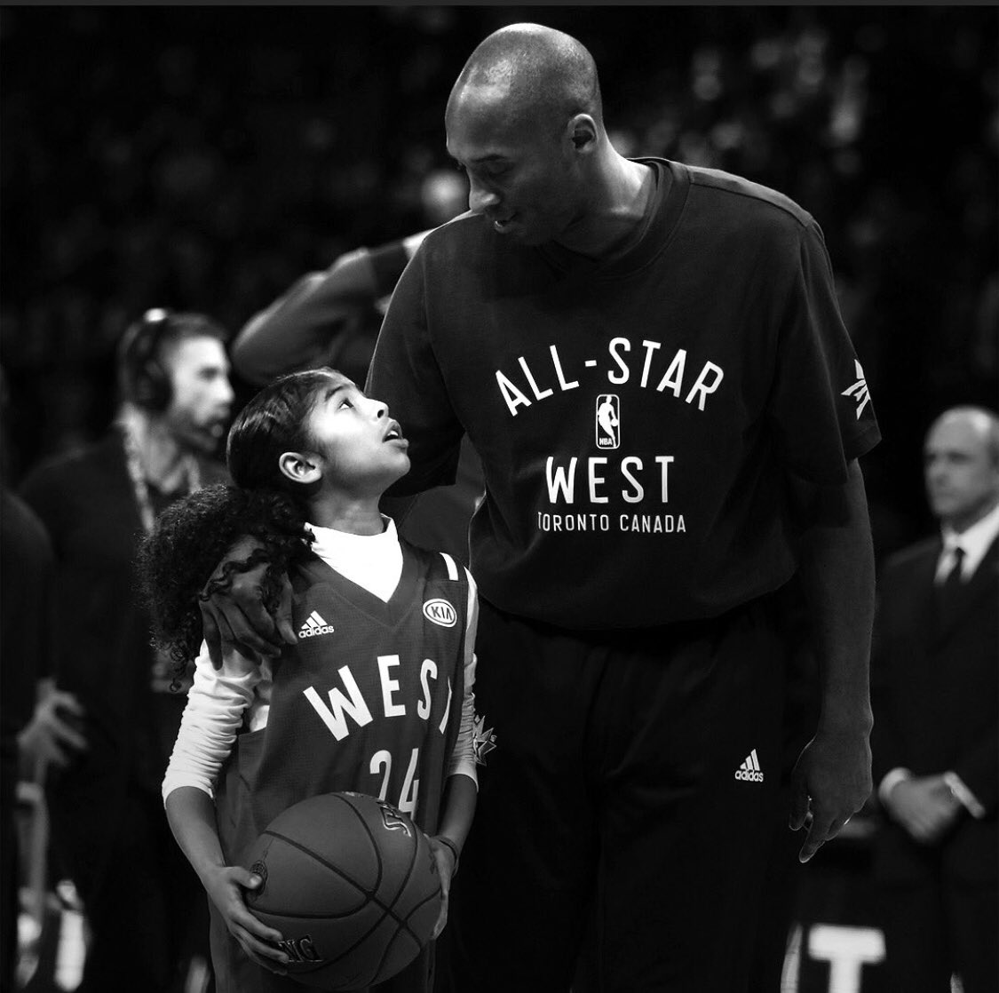 kiley_adamson14's tweet photo. #RIPMAMBA #RIPLegend 
See you later. Praying for your family!!! And everyone mourning this tragic loss....the country is in awe right now! 
@kobebryant @NBA 
#KobeBryant #legend https://t.co/syCBvdRZ6Z
