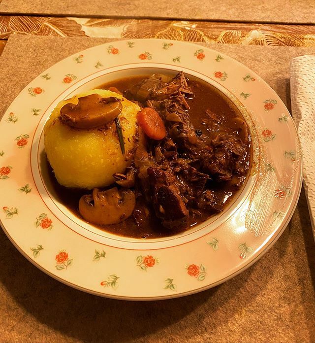 BŒUF BOURGUIGNON with dumpling
Dinner .
.
. 
#dumpling #beef #bæufbourguignon #boeufbourguignon #eating #eat #food #foodporn #foodpic #instalife #instafood #instapic #yummy  #omg #lovelife #lovemylife #thanksgod #qualitytime  #taste #delicious #dinner #s… ift.tt/2RVc9qU