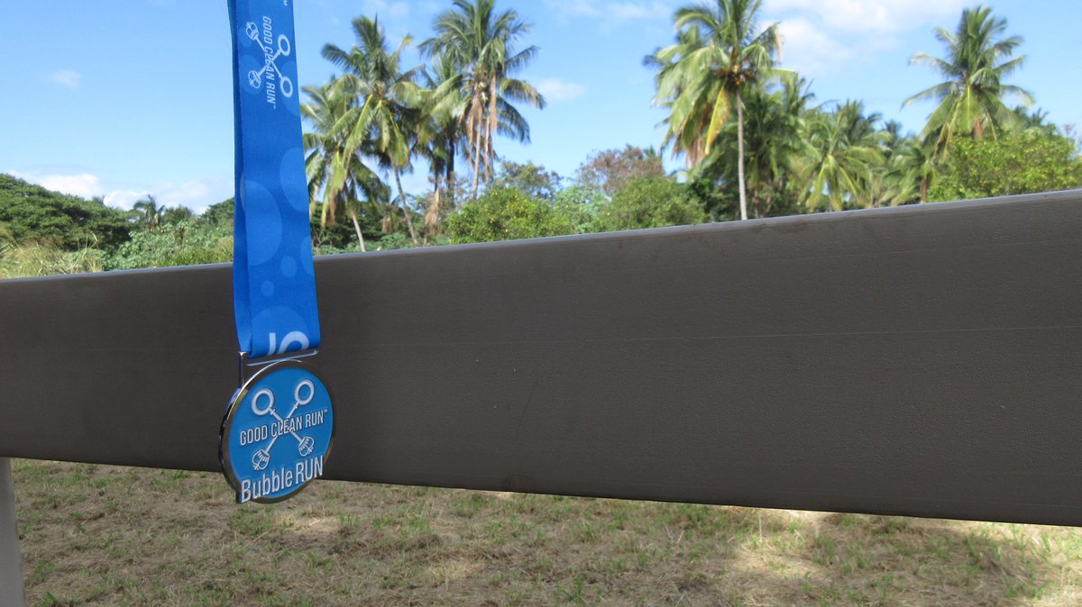 Swipe👉🏼 Bubble Run awesome yesterday. Our daughter love the bubble foam run and bubble snow #bubblerun #bubblerunhawaii #bubblerun2020 #bubblerun5k #bubblerunhawaii2020 #bubblerunhawaii2020