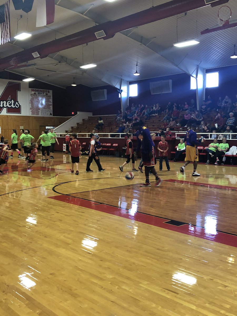 Muensterisdpto's tweet photo. You can purchase tickets at the door!! Come watch the Harlem Wizards game! Starts in 15 minutes!! https://t.co/R1WjyVEHbK