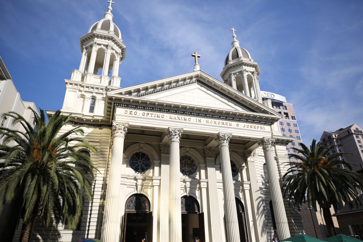 NotreDameSJ's tweet photo. Today we celebrate our #NDSJ community & the wider community of #DTSJ at Cathedral Basilica of St. Joseph’s with a morning mass. We consider St. Joseph’s a special part of our extended campus where all are welcome. #CatholicSchoolsWeek #CSW1920 #NDPrays https://t.co/CvrLLKjOGZ
