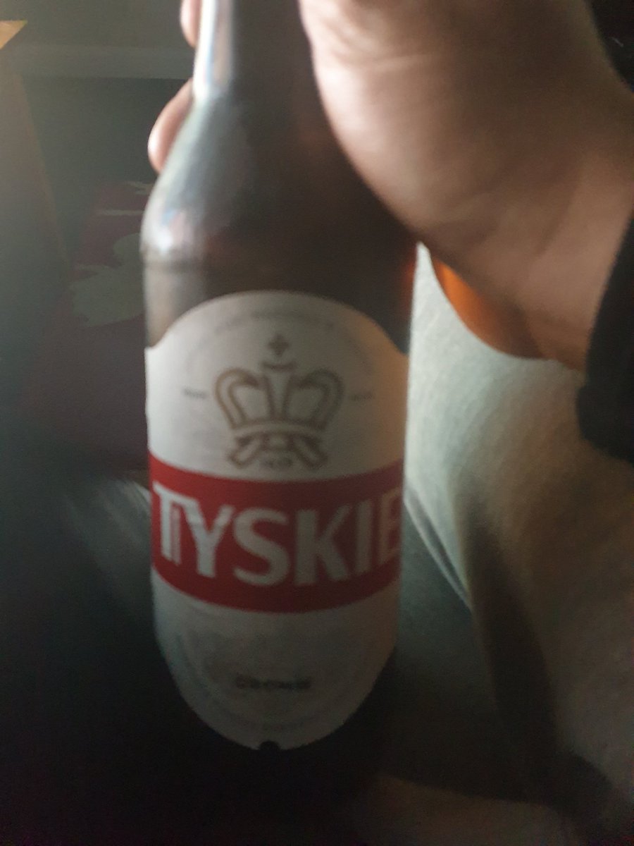 Wessiewhite's tweet photo. "Yh we've gotttt, DARREN KELLY and it feels so fiiiiiiiinnnneee" #safc @DazKelly6 #sundaytipple ๐๐ถ https://t.co/fDgDQWaRR0
