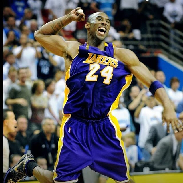 liyaellismodel's tweet photo. I can't believe it💔🖤
Remembering Kobe Bryant
24 Lakers 💔💔
#קוביבראייינט שחקן כדורסל .
.
.
.
.
#24lakers #kobebryant #lalakers #lakersgame #remembering #kobe24 #24forlife https://t.co/U0HsOQLwb5 https://t.co/gLcek6jNE8