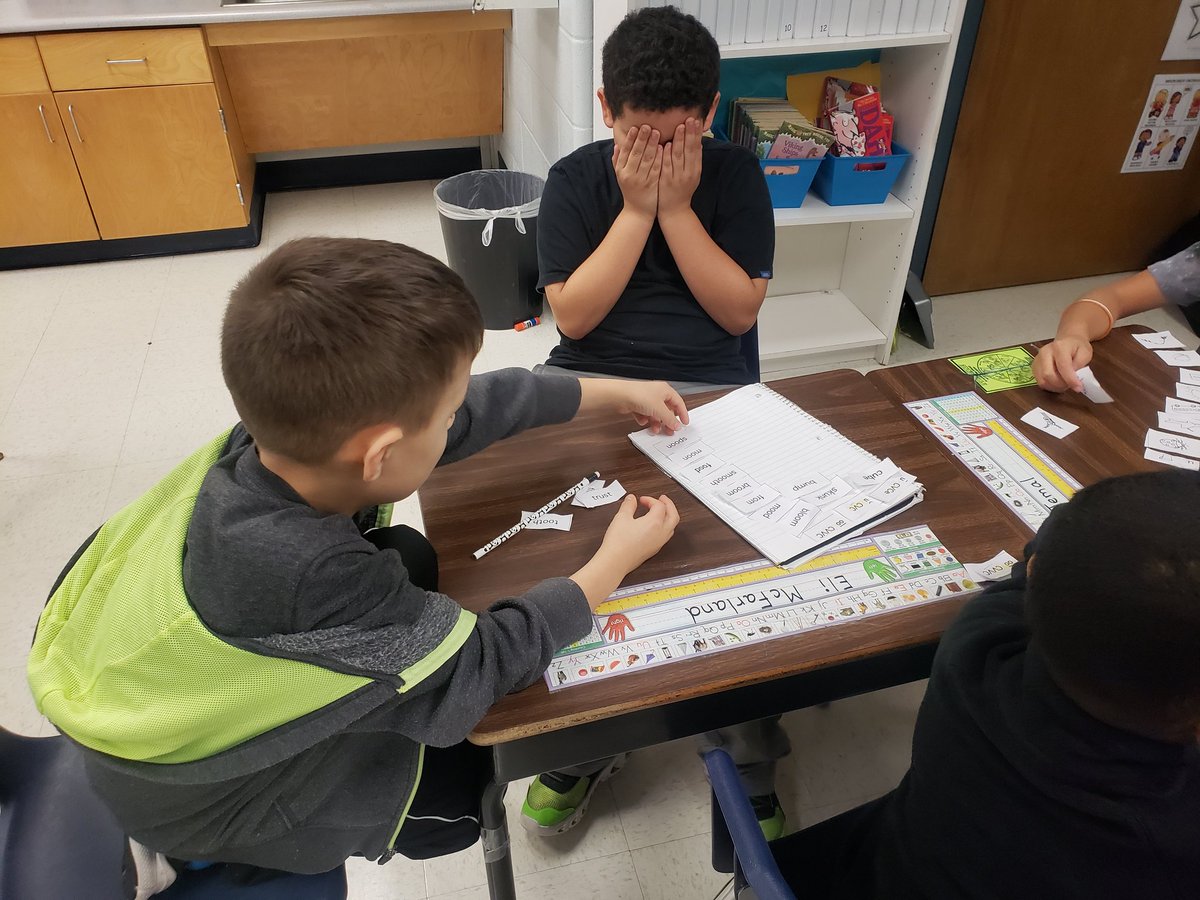 TrishaClark2016's tweet photo. Learning CAN be fun! Students were learning &amp; truly engaged during a Blind Sort with their Words Their Way words! #Michaellengendary #WEGOTGOALS #SIP https://t.co/WQTYnH3FsO