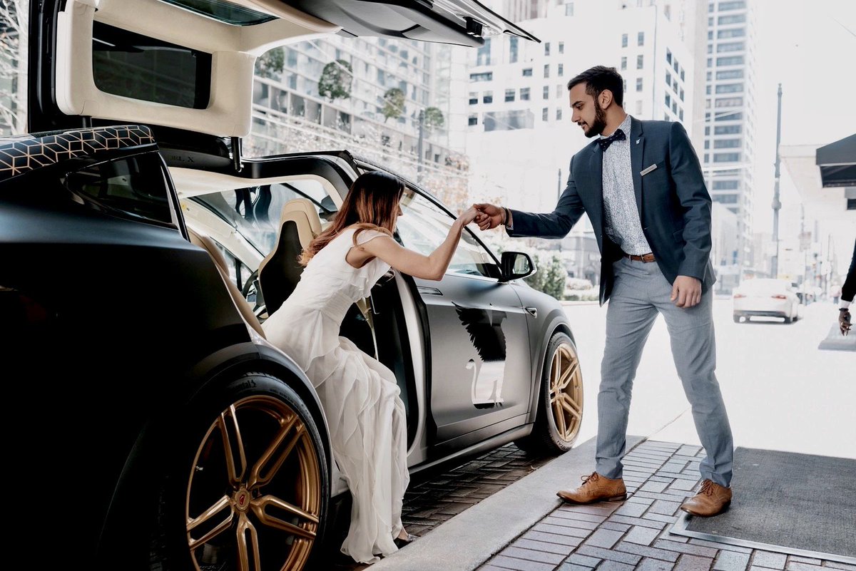 Arrive in 𝙨𝙩𝙮𝙡𝙚.

#JWHoustonDWTN #TeslaModelX #LuxuryRide
