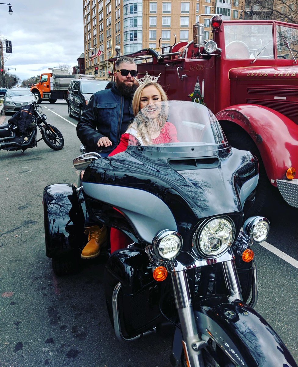 MissAmericaDC's tweet photo. Don’t let the photo fool you— Craig from @HDofDC_ got to drive. Thank you for your sponsorship! #MissDC #UnitedWeKickStand https://t.co/jZsTQme3vF