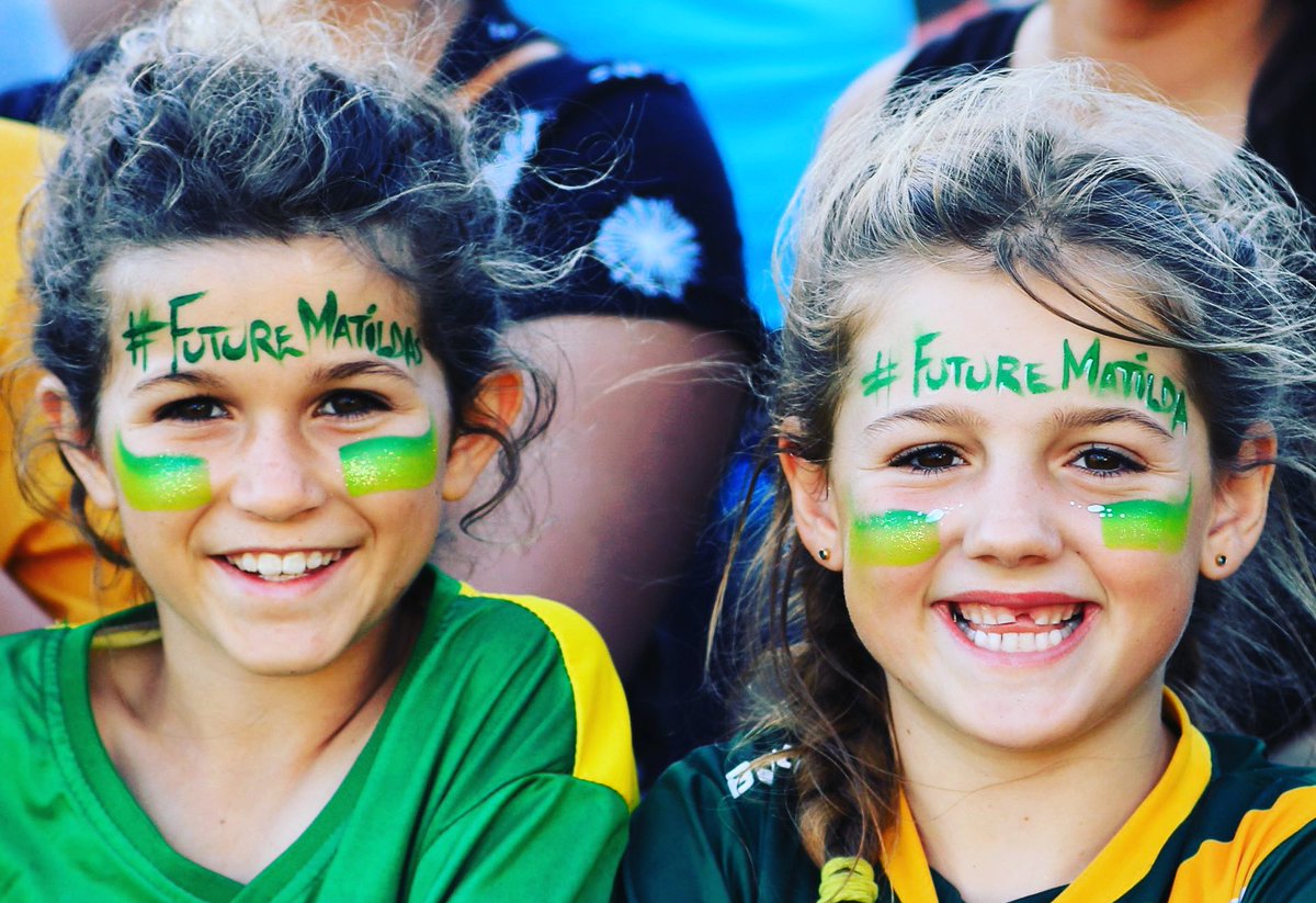 KLZphotography1's tweet photo. THIS happy Sydney will host the #Tokyo2020 Olympic Qualifiers!
Look out for ticketing news and support our @TheMatildas in the stands like two #futurematildas 🙌
💚💛⚽️😁
.
#matildas #gomatildas #Olympics2020 https://t.co/ArOV6WERmT
