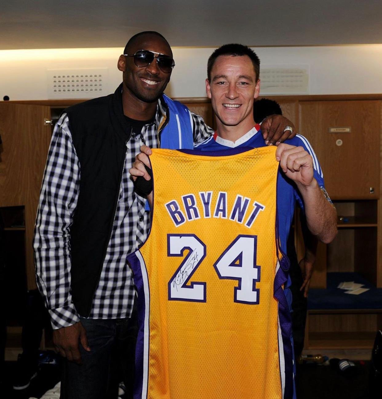 Kobe Bryant's favourite soccer team and fans pay emotional tribute - Article - Bardown