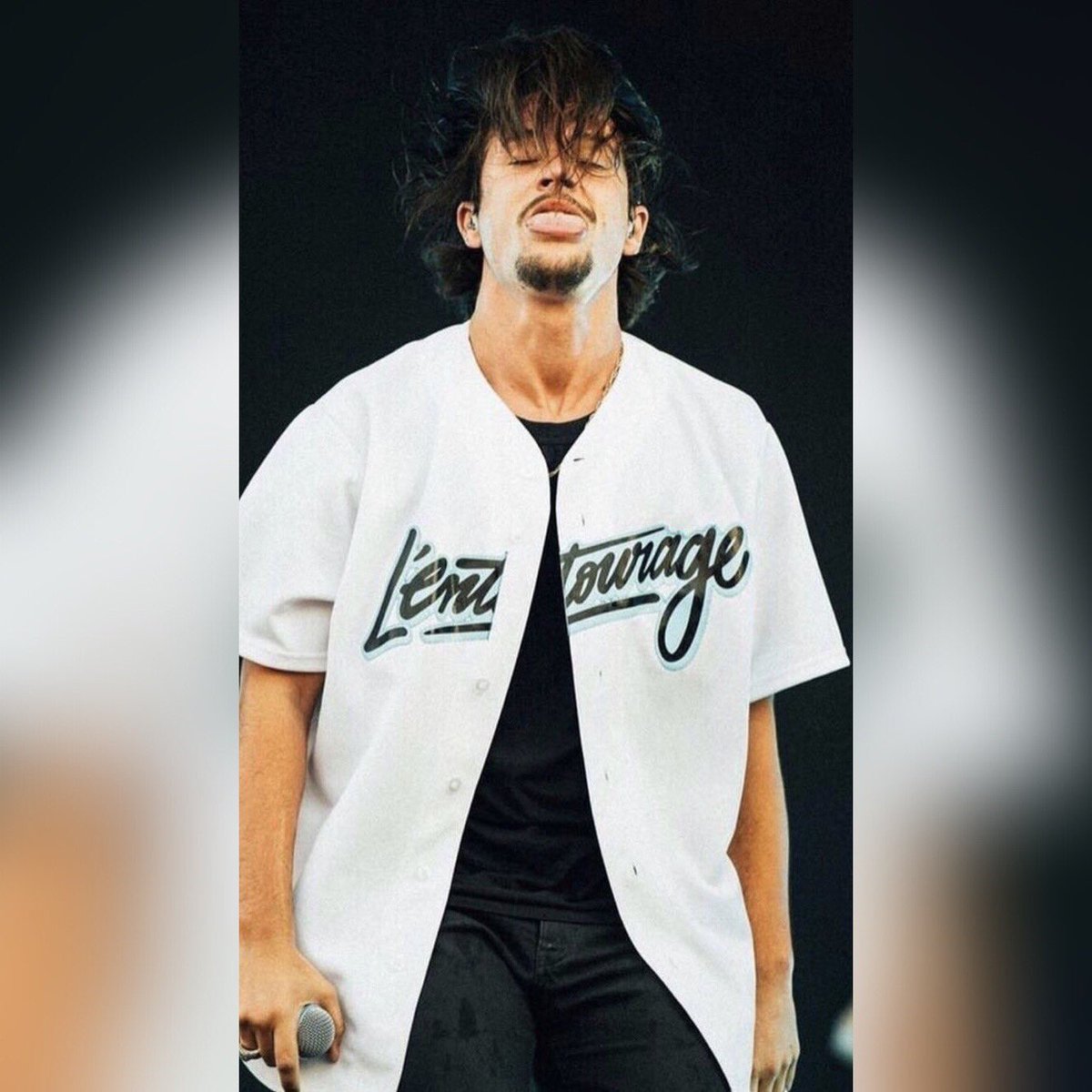 anamlnn1's tweet photo. Bébé, j'ai quatre-vingt-dix-neuf 'blèmes. Je veux pas t'avoir sur le dos, je veux t'avoir sur le ventre. #Nekfeu #MaDope https://t.co/YYOdoUSQCP