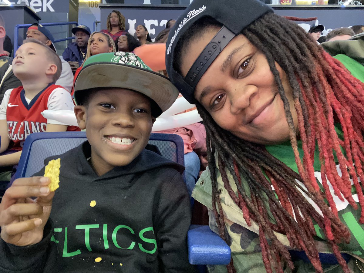 M0NIEBABE's tweet photo. #Pelicansgameday https://t.co/SVquqAgtmH