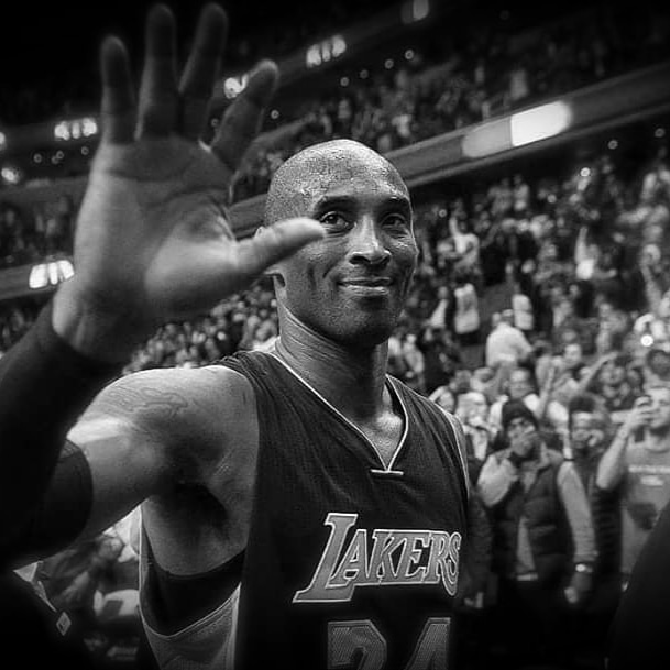 rubinotweet's tweet photo. Non ci abitueremo mai all'idea di aver perso un uomo come Kobe così presto. Leggenda, modello, idolo per la generazione post MJ. Atleta di livello infinitamente grande, icona, leader a modo suo: comunicatore di spessore, fonte di ispirazione. Campione, figlio, marito, padre, eroe https://t.co/sjuXt891CU