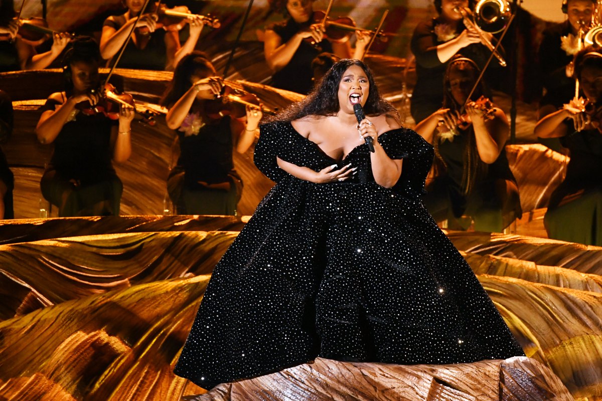 MTV's tweet photo. "PERIOD." -@lizzo, after opening up the 2020 #GRAMMYs with an incredible performance. https://t.co/yKjkwZFKfh