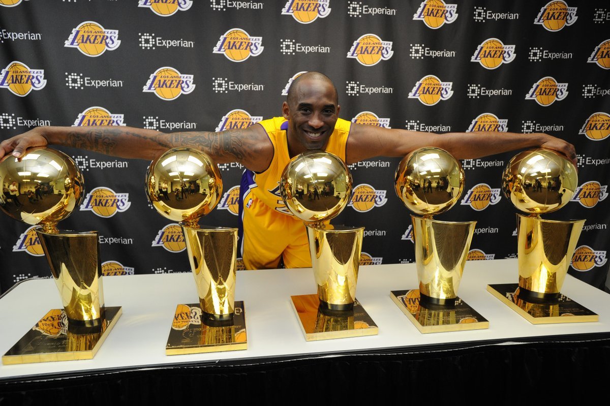 Angel_Tedesco's tweet photo. Las 3 razones por la que me empezó a gustar la nba a los 8 años: Jordan, Iverson y Kobe Bryant. Pocas veces me puso tan triste una noticia de este tipo .... #legend24 #blackmamba #Rip 😞 https://t.co/ScAhdReTiq